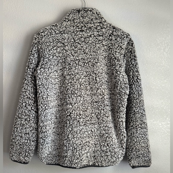 Thread & Supply Women’s Gray and White Sherpa Fleece 1/4 Zip Pullover Small - Picture 3 of 5